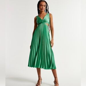 NWT Abercrombie Giselle Pleated Cutout Maxi Dress
